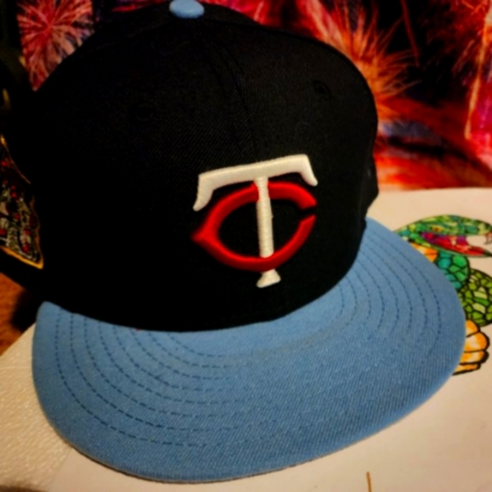 ⚾🏟️ Minnesota Twins TC New Era hat, 59Fifty, 7 3/8", Light blue w/ Black 🏟️⚾